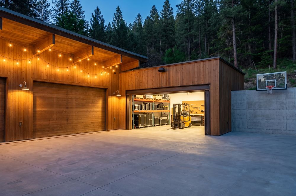 P2 · Garage Facade · b